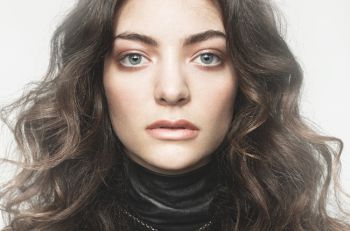 lorde-2013-650-430a.jpg